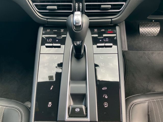 PORSCHE PORSCHE Macan 2023