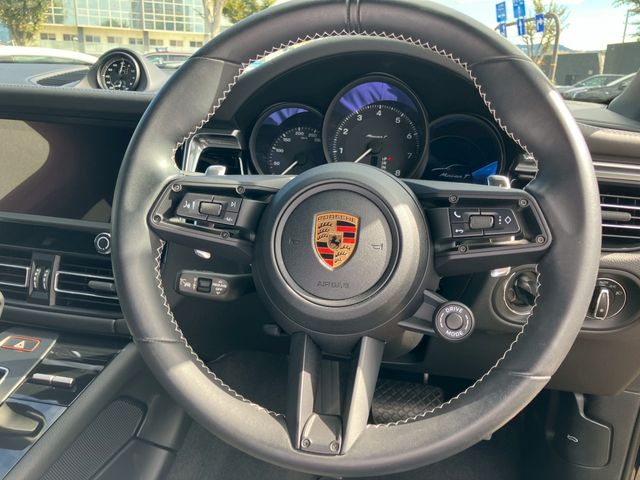 PORSCHE PORSCHE Macan 2023