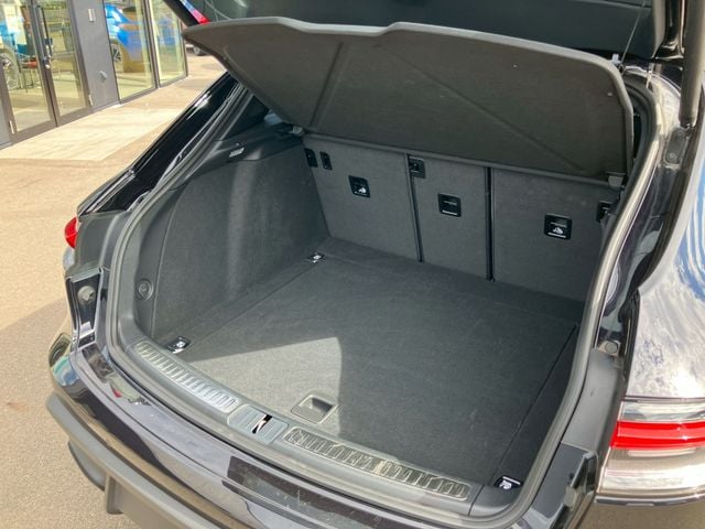 PORSCHE PORSCHE Macan 2023