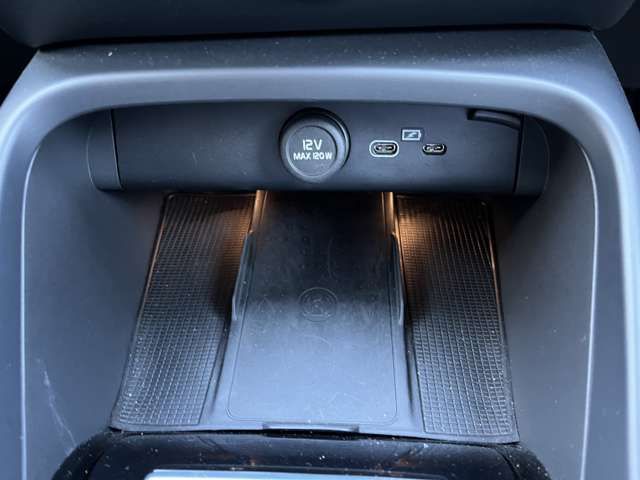 VOLVO VOLVO XC40 2023