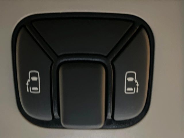 TOYOTA VELLFIRE 2012