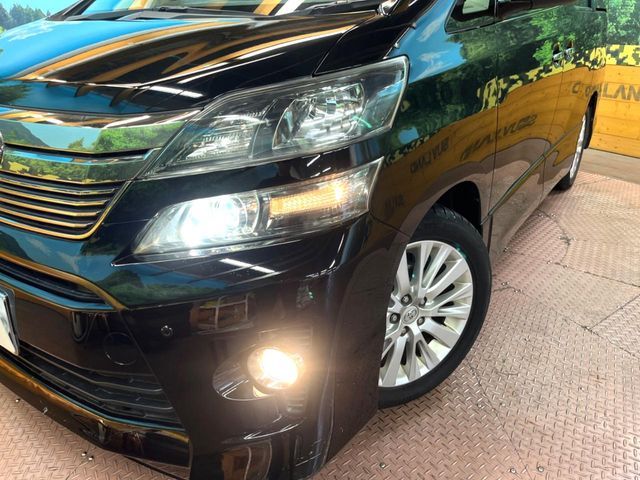 TOYOTA VELLFIRE 2012