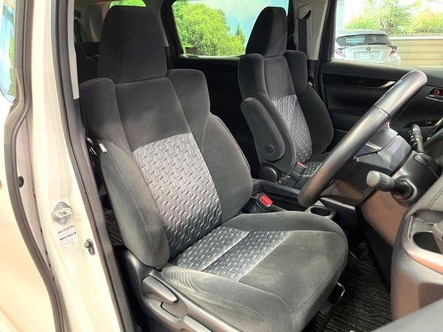 TOYOTA VELLFIRE 2017