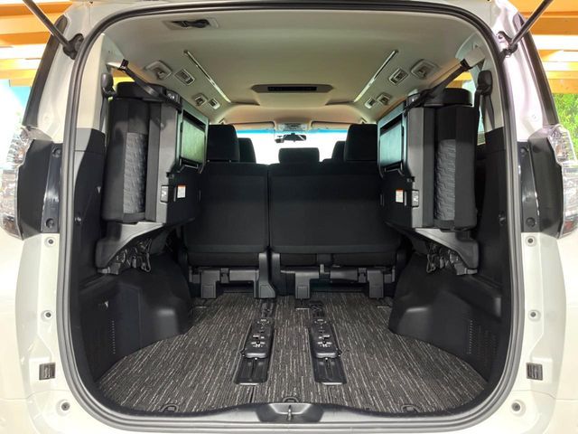 TOYOTA VELLFIRE 2017