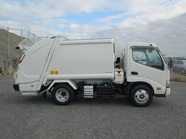 HINO DUTRO 2023