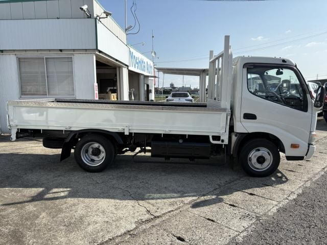HINO DUTRO 2015