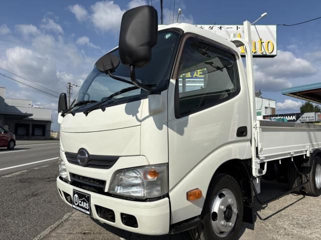 HINO DUTRO 2015