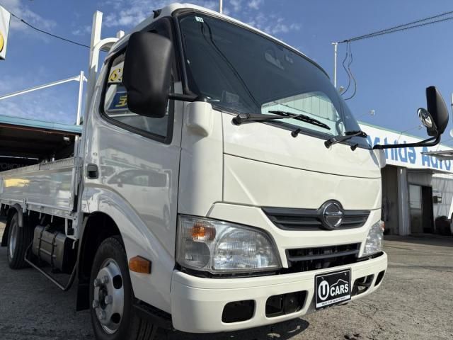 HINO DUTRO 2015