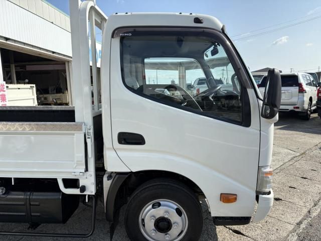 HINO DUTRO 2015