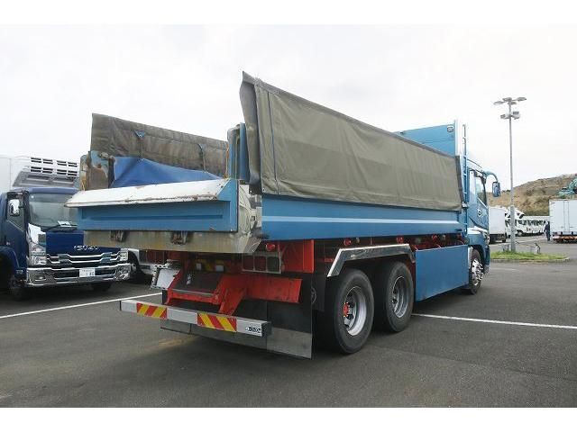 MITSUBISHI FUSOU SUPER GREAT 2015