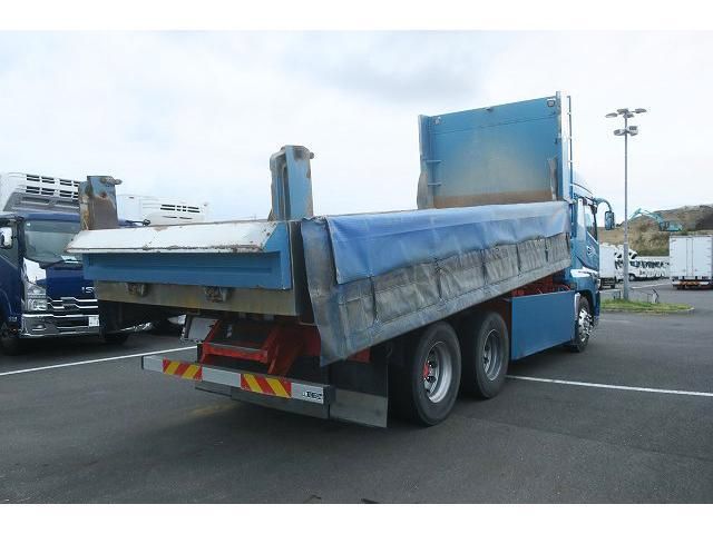 MITSUBISHI FUSOU SUPER GREAT 2015