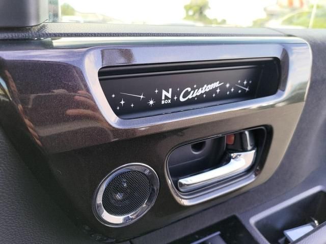 HONDA N BOX CUSTOM 2018