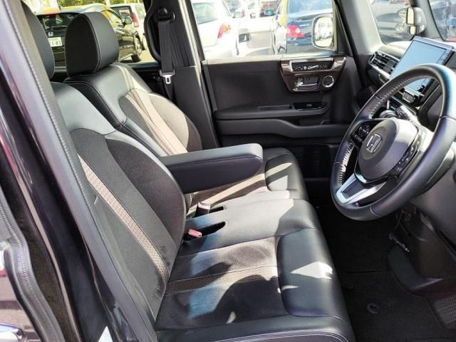 HONDA N BOX CUSTOM 2018