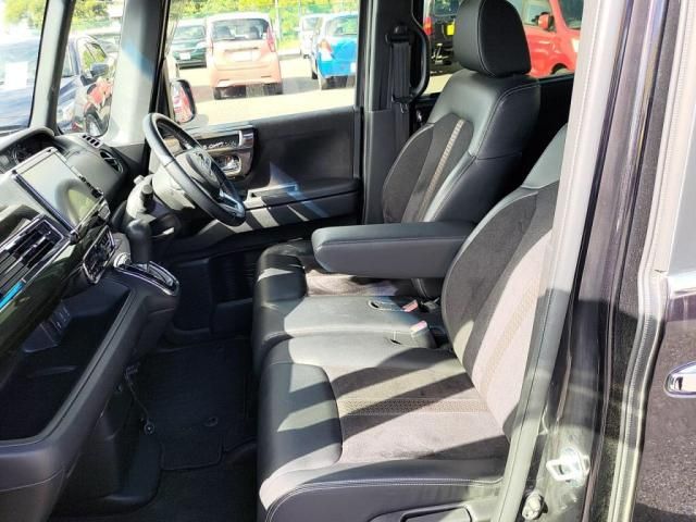 HONDA N BOX CUSTOM 2018