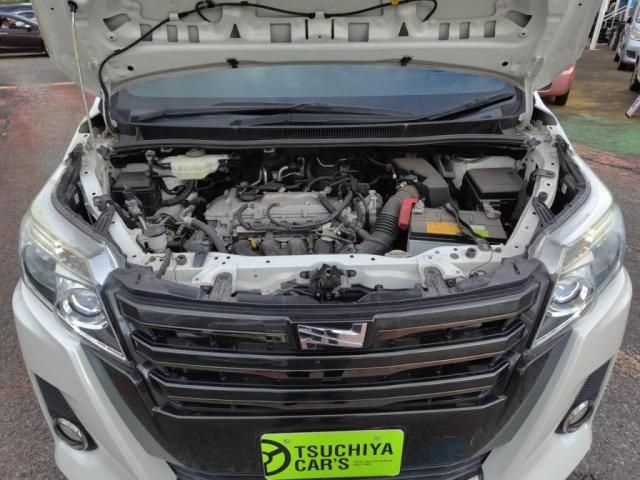 TOYOTA NOAH 2017