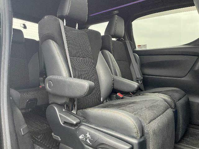 TOYOTA VELLFIRE 2021