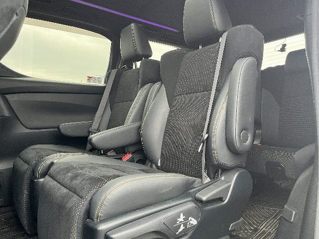 TOYOTA VELLFIRE 2021