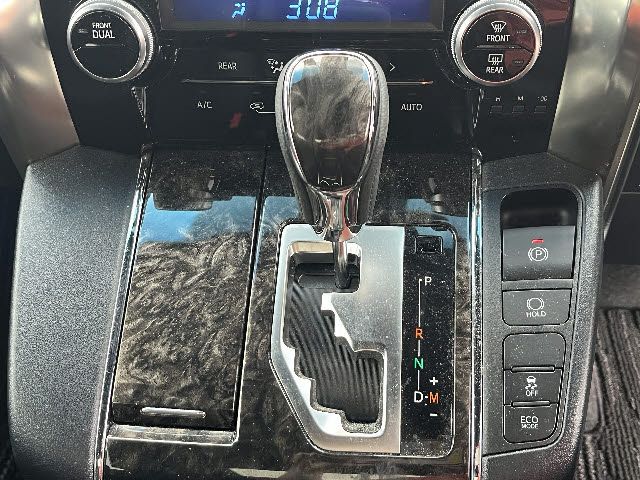 TOYOTA VELLFIRE 2021