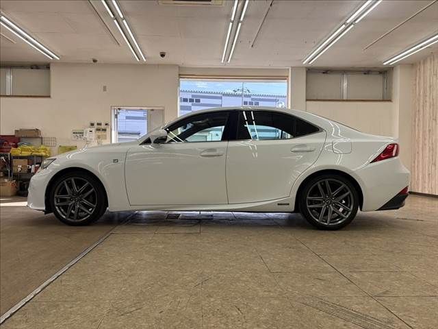 TOYOTA LEXUS IS300h 2013