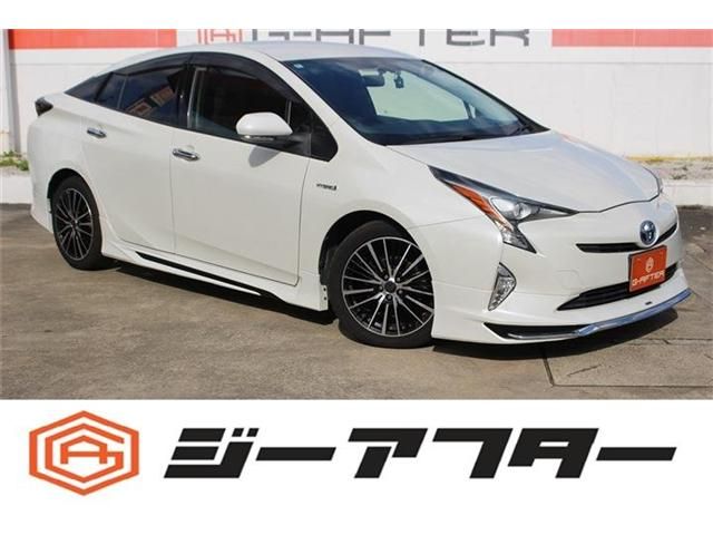 TOYOTA PRIUS 2016