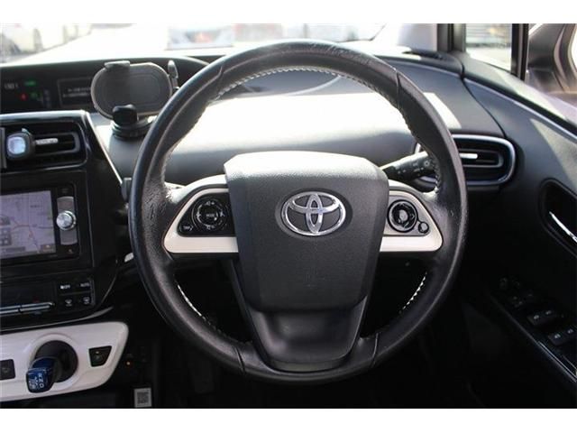 TOYOTA PRIUS 2016