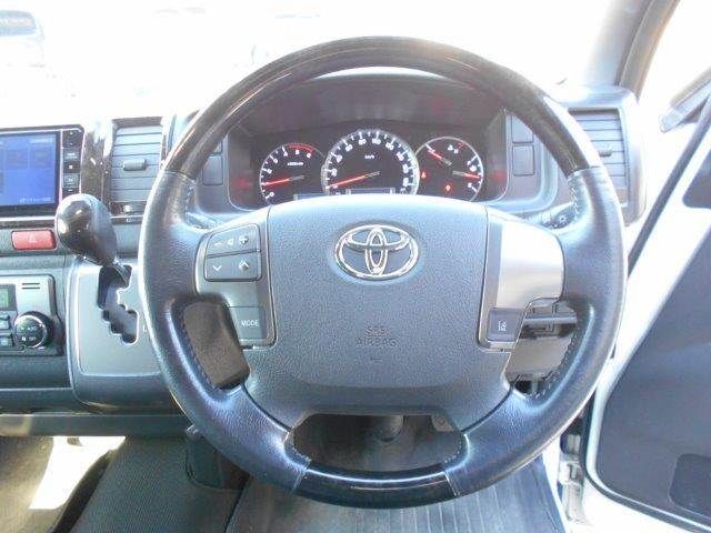 TOYOTA HIACE van 2WD 2018