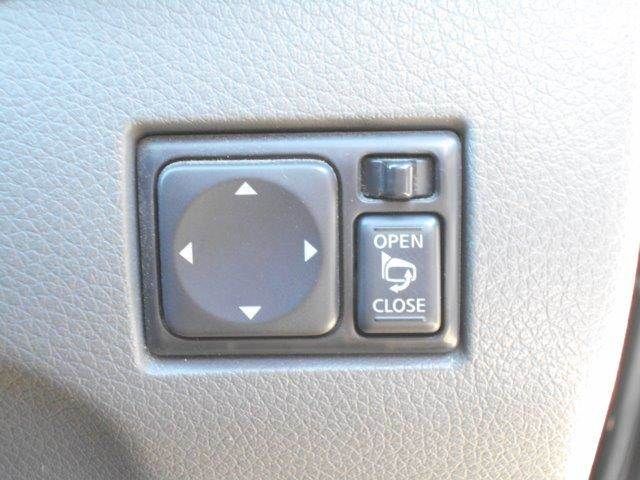 NISSAN NV350 CARAVAN 2012