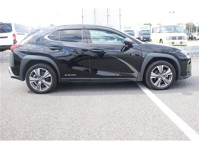 TOYOTA LEXUS UX300e 2022
