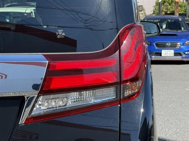 TOYOTA ALPHARD hybrid 4WD 2016