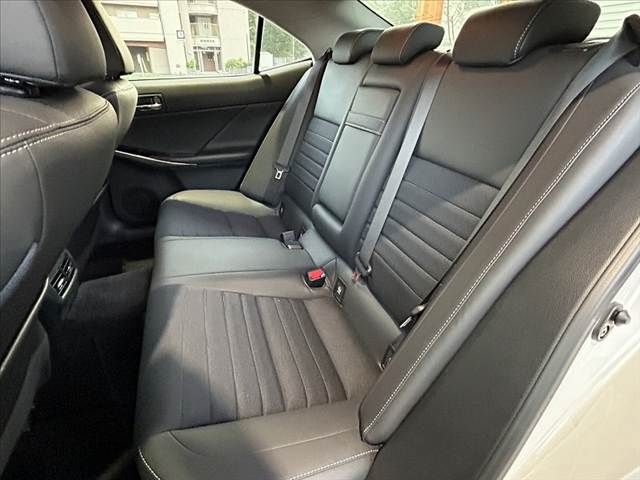 TOYOTA LEXUS IS300h 2013