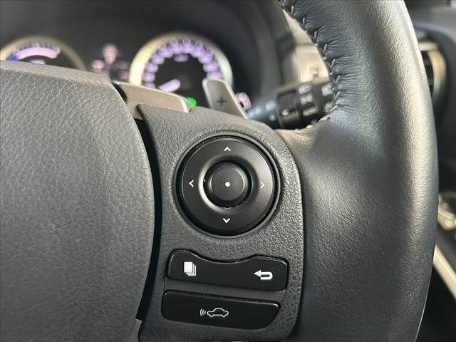 TOYOTA LEXUS IS300h 2013