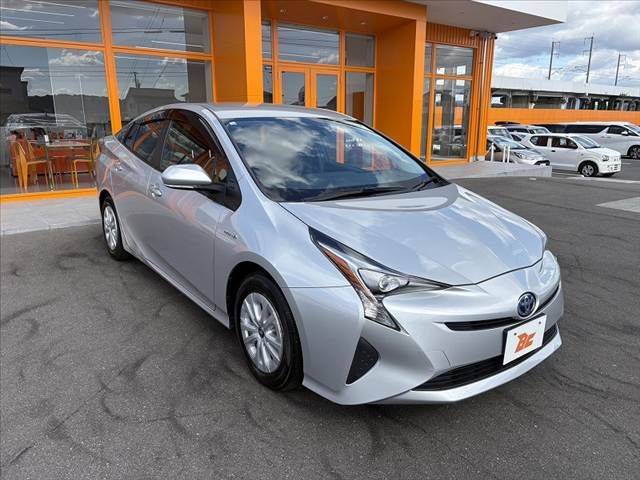TOYOTA PRIUS 2018