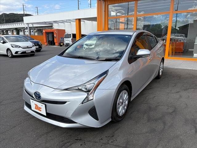 TOYOTA PRIUS 2018