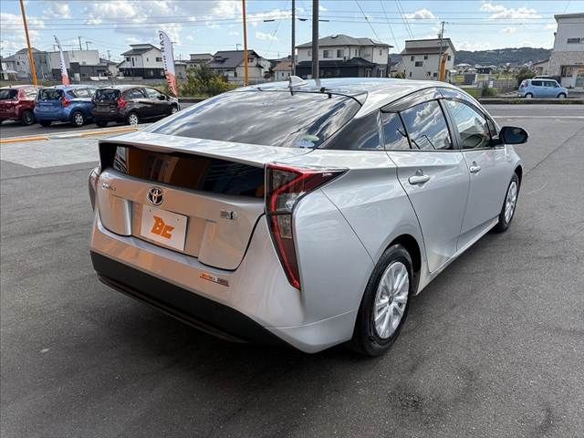 TOYOTA PRIUS 2018