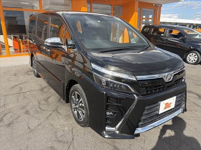 TOYOTA VOXY 2018