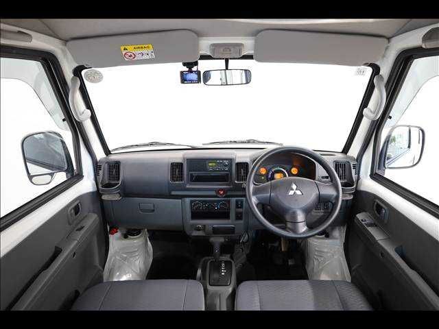 MITSUBISHI MINICAB-MiEV 2020