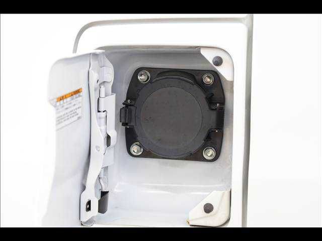 MITSUBISHI MINICAB-MiEV 2020