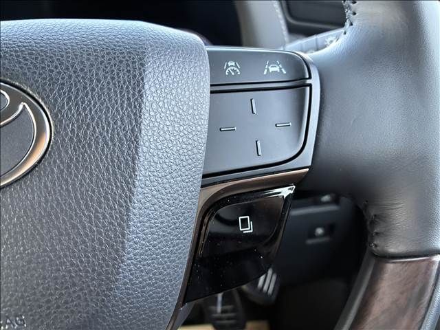 TOYOTA VELLFIRE  HYBRID 2023