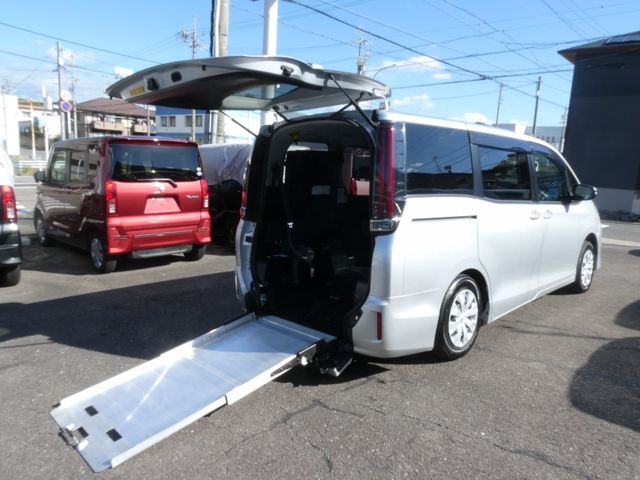TOYOTA NOAH 2020