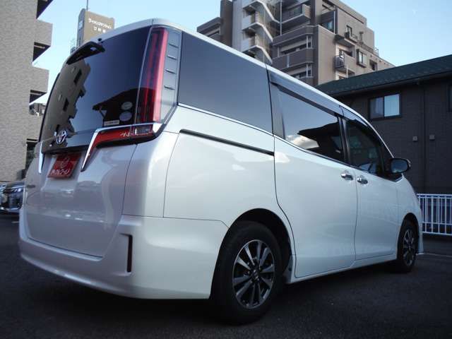 TOYOTA ESQUIRE 2017