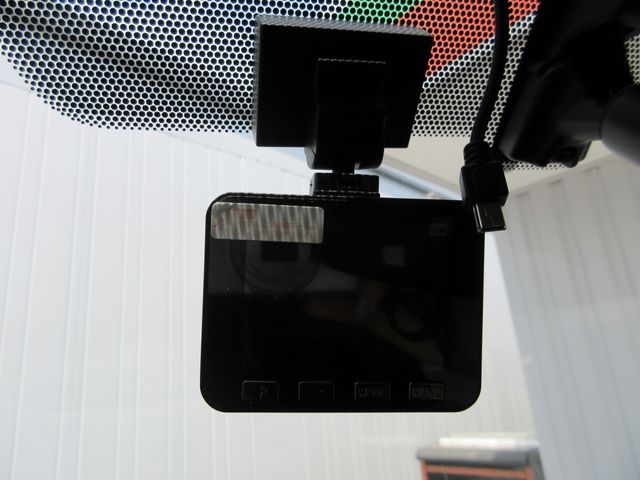 TOYOTA HIACE COMMUTER 4WD 2020