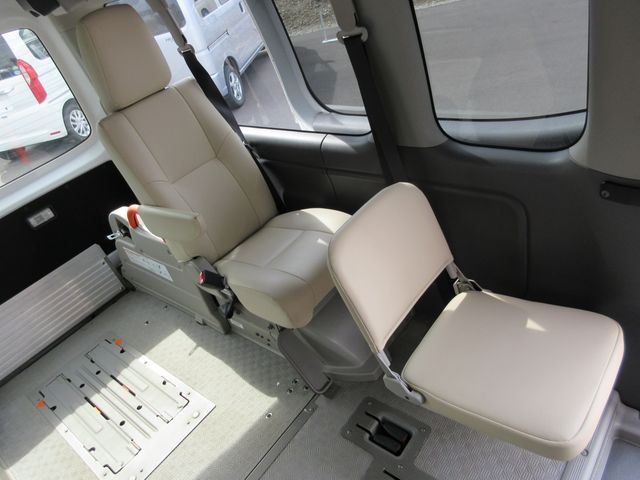 NISSAN NV350 CARAVAN 4WD 2020