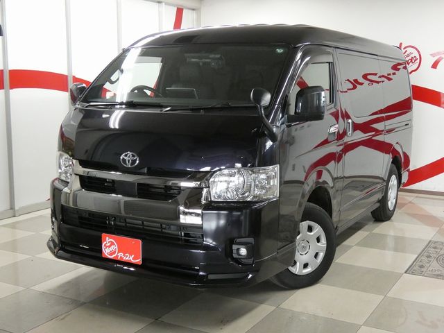 TOYOTA HIACE van 4WD 2023