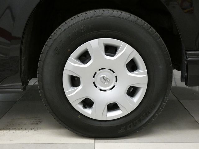 TOYOTA HIACE van 4WD 2023