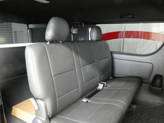 TOYOTA HIACE van 4WD 2023