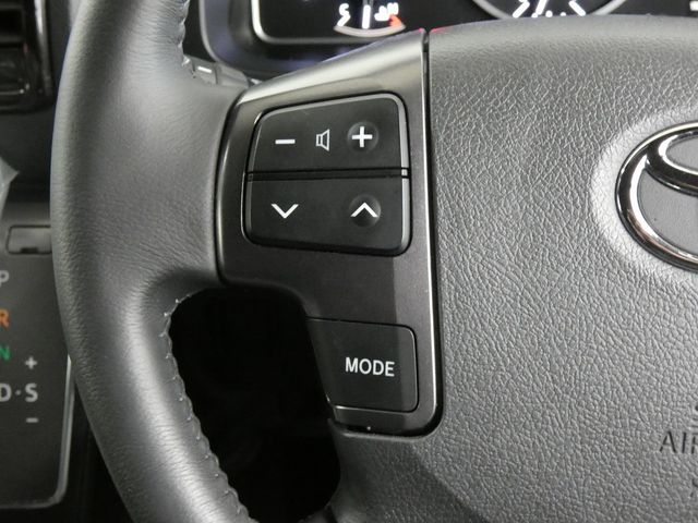 TOYOTA HIACE van 4WD 2023