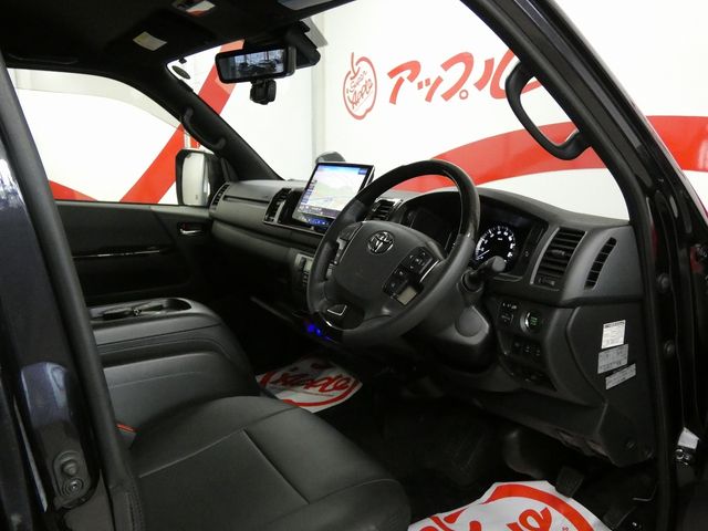 TOYOTA HIACE van 4WD 2023