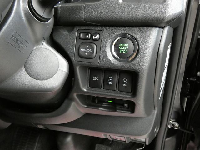 TOYOTA HIACE van 4WD 2023