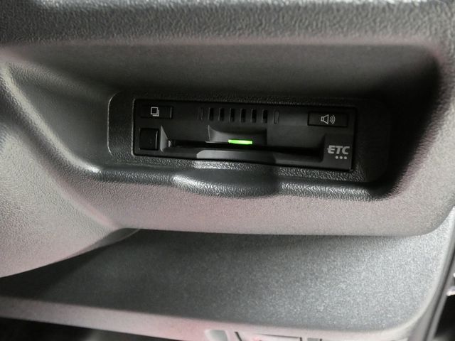 TOYOTA HIACE van 4WD 2023