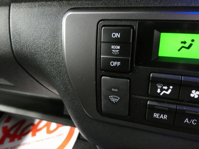 TOYOTA HIACE van 4WD 2023